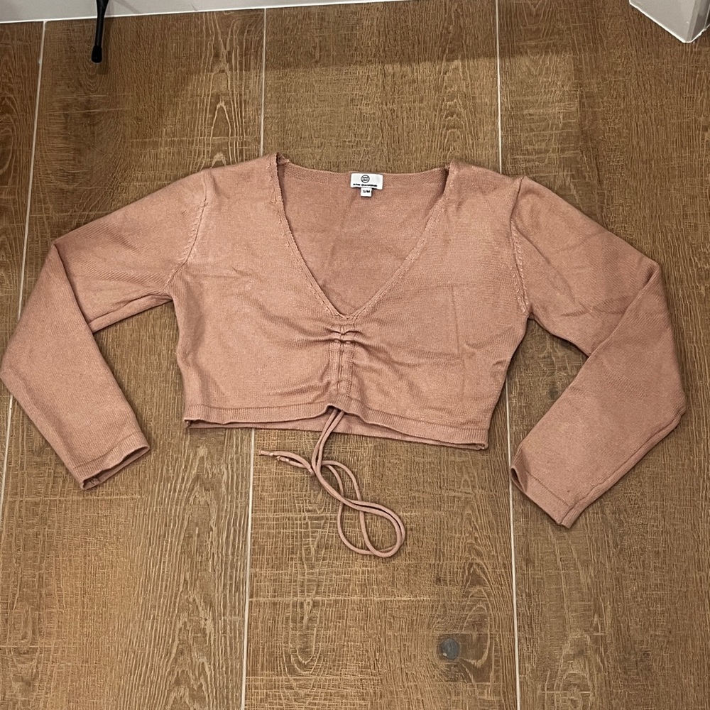 Blush Cropped V-Neck Sweater with Rouching